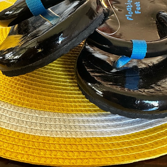 Black Floaties - Picture 7 of 7